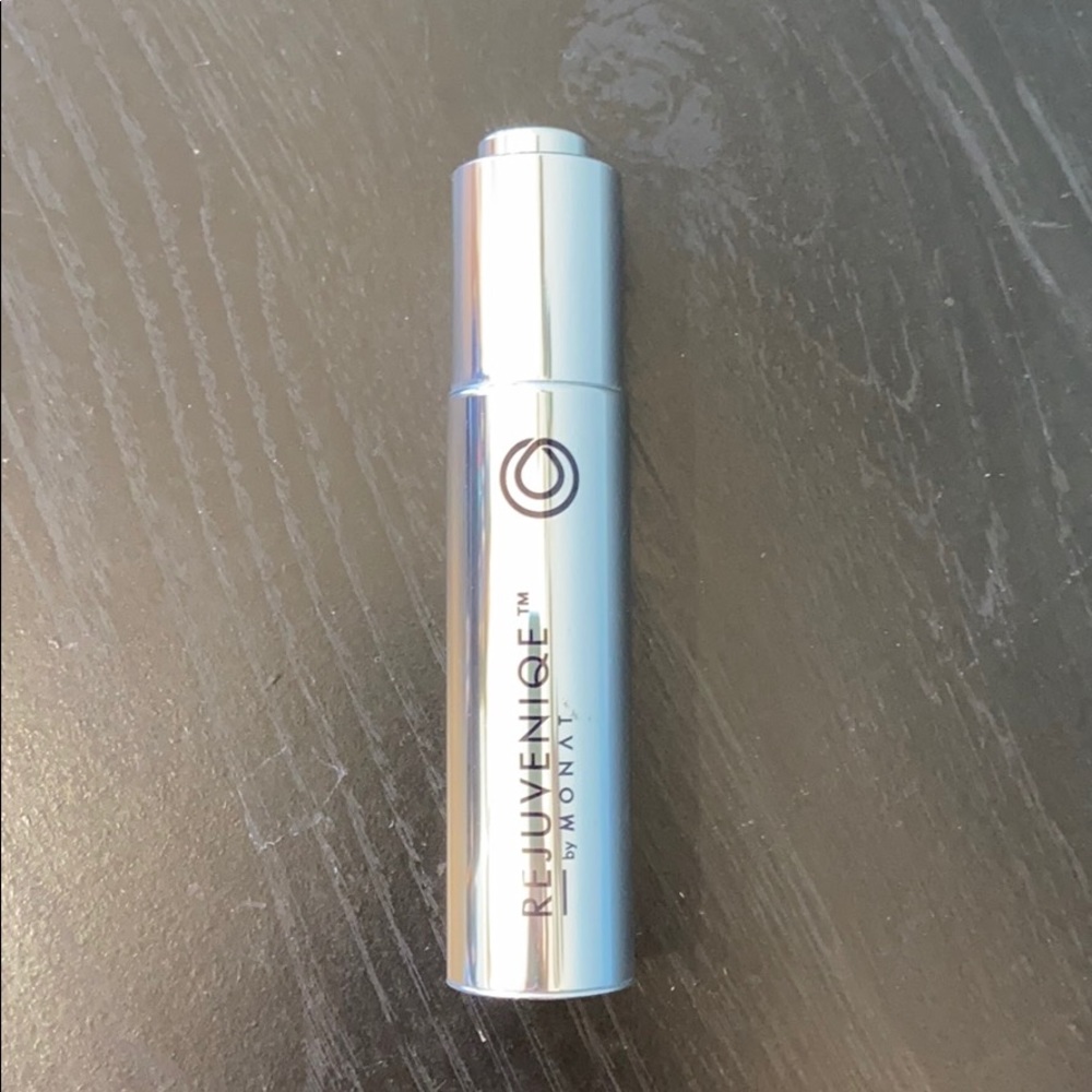 Monat Rejuvenique Oil